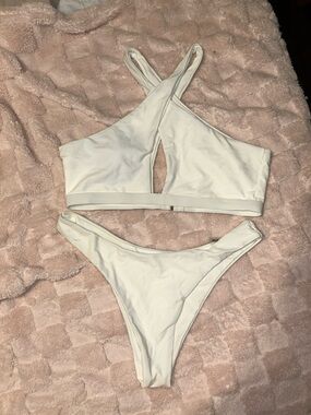 SHEIN White Cross-Front High Neck Bikini Set
